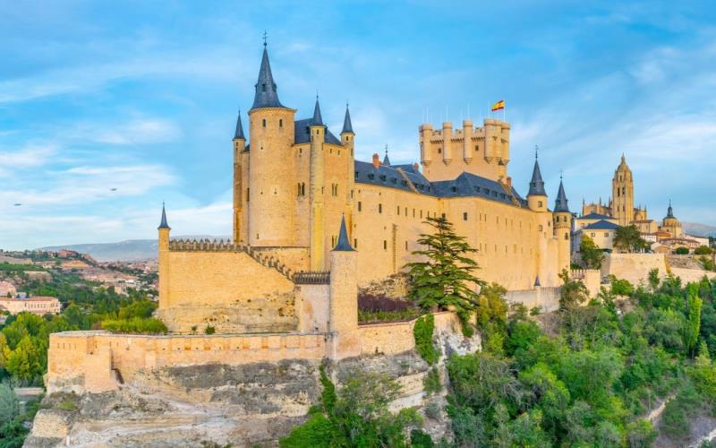segovia alcazar holidays